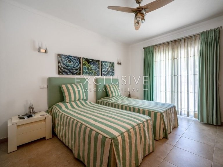 Villa for Sale in Carvoeiro, Algarve 18