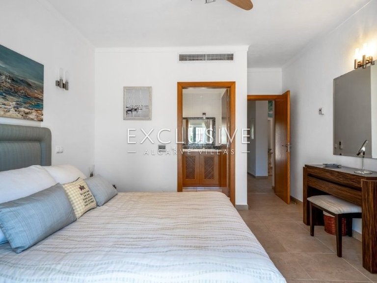 Villa for Sale in Carvoeiro, Algarve 16