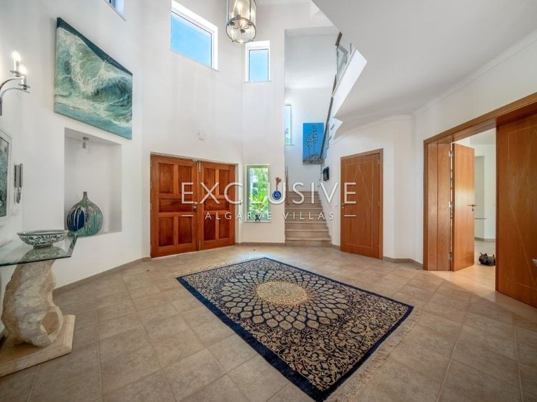 Villa for Sale in Carvoeiro, Algarve 14