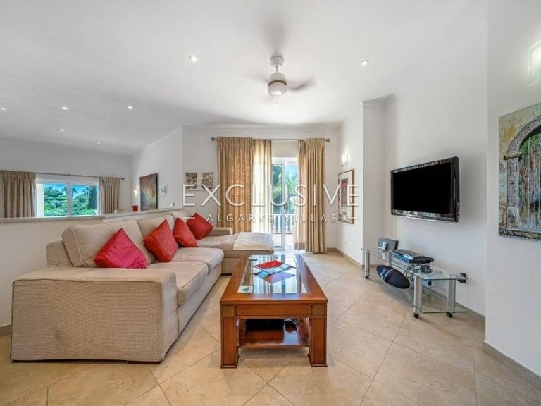 Villa for Sale in Carvoeiro, Algarve 13