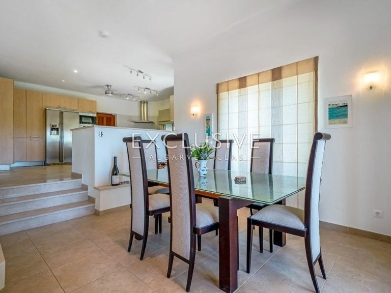 Villa for Sale in Carvoeiro, Algarve 10