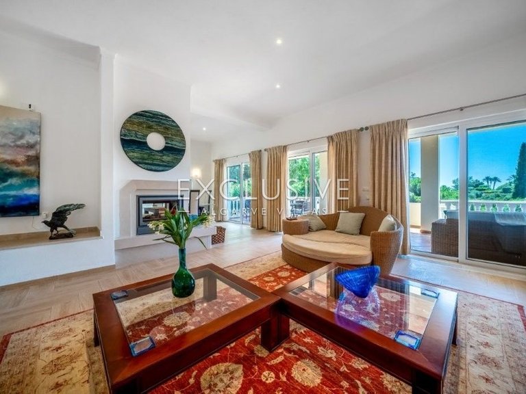 Villa for Sale in Carvoeiro, Algarve 6