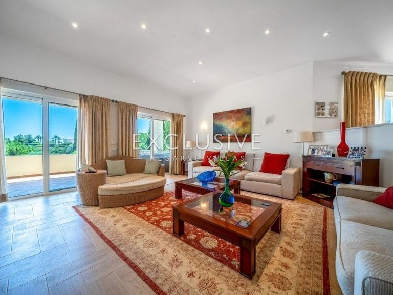 Villa for Sale in Carvoeiro, Algarve 5