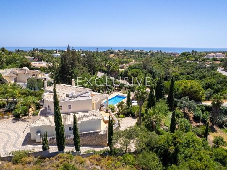 Villa for Sale in Carvoeiro, Algarve 2
