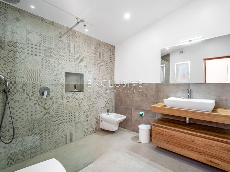 Villa for Sale in Lagos, Algarve 10