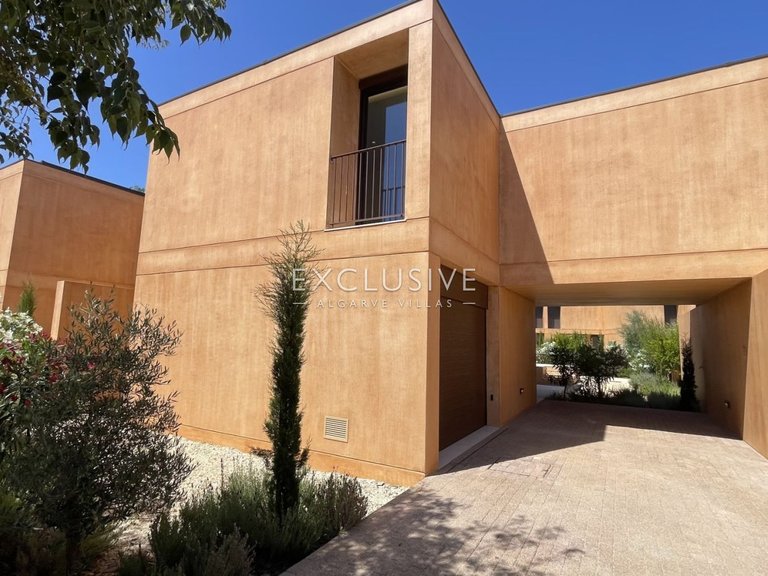 Villa for Sale in Vilamoura, Algarve 30