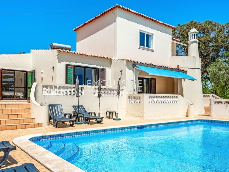 Villa for Sale in Carvoeiro, Algarve 50