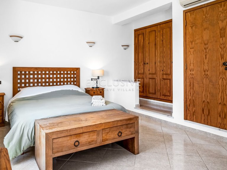 Villa for Sale in Carvoeiro, Algarve 43