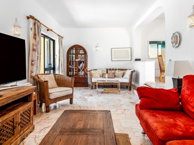 Villa for Sale in Carvoeiro, Algarve 42