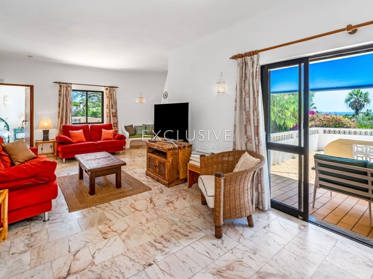 Villa for Sale in Carvoeiro, Algarve 40