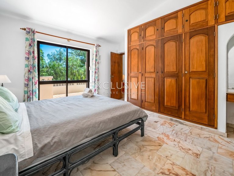 Villa for Sale in Carvoeiro, Algarve 36