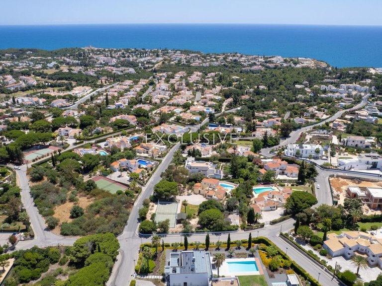 Villa for Sale in Carvoeiro, Algarve 32