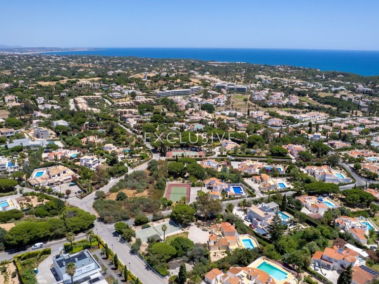 Villa for Sale in Carvoeiro, Algarve 31
