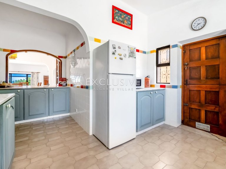 Villa for Sale in Carvoeiro, Algarve 19