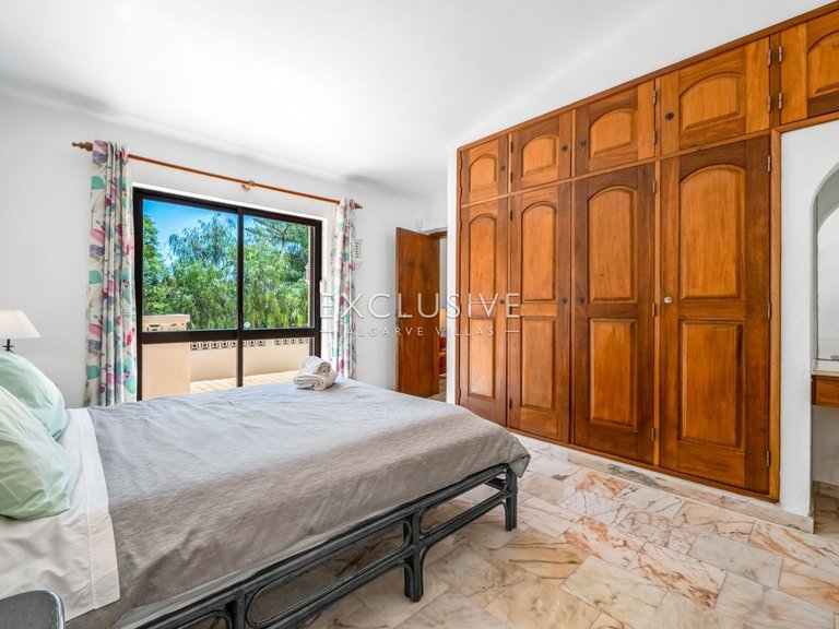 Villa for Sale in Carvoeiro, Algarve 14