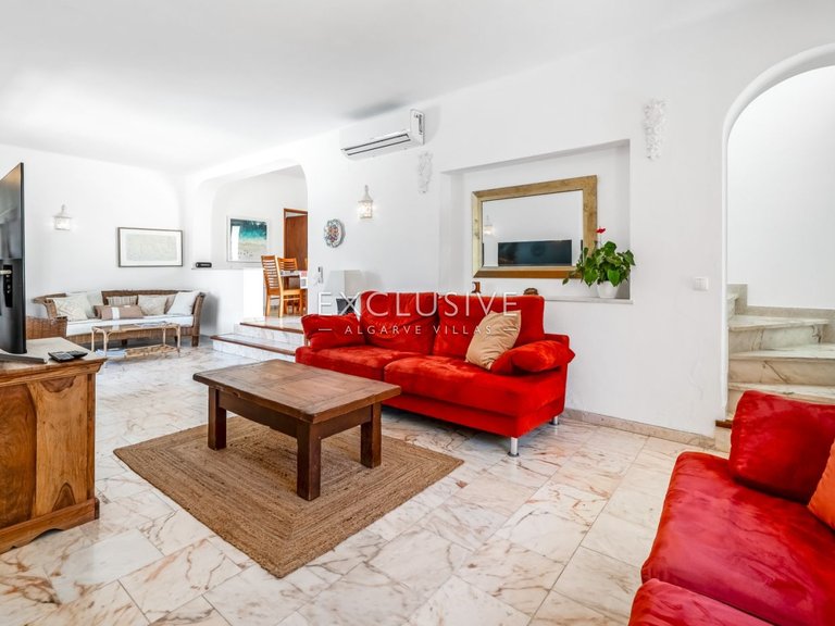 Villa for Sale in Carvoeiro, Algarve 15
