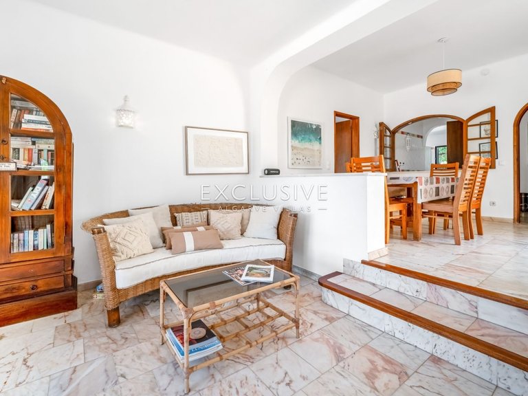 Villa for Sale in Carvoeiro, Algarve 16