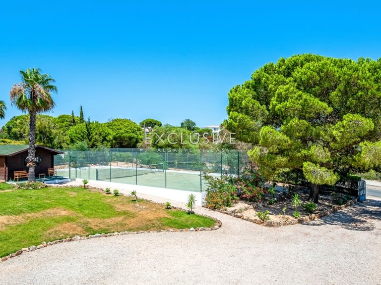 Villa for Sale in Carvoeiro, Algarve 10