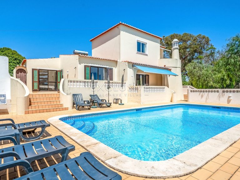 Villa for Sale in Carvoeiro, Algarve 13