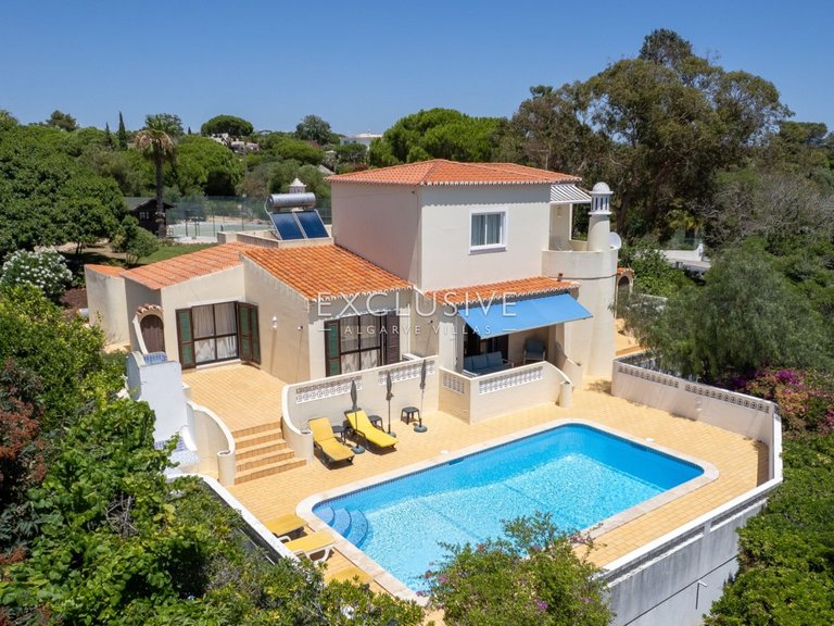Villa for Sale in Carvoeiro, Algarve 8