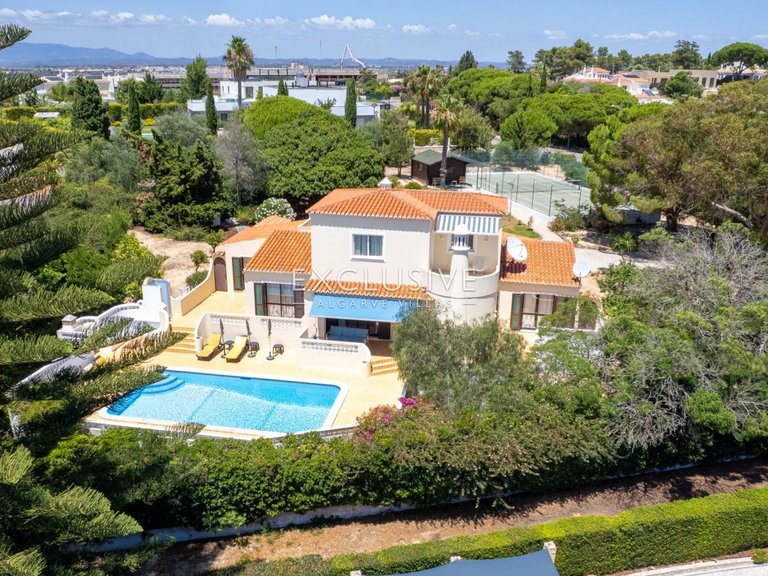 Villa for Sale in Carvoeiro, Algarve 4