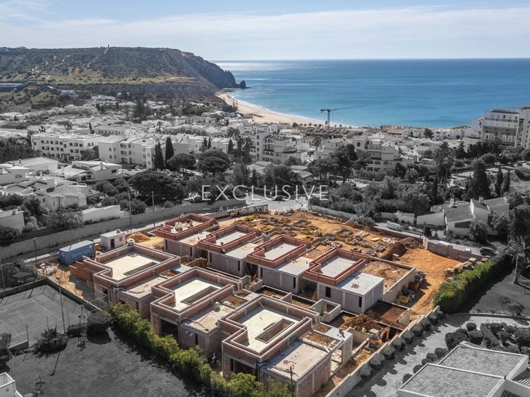 Town House for Sale in Praia Da Luz, Algarve 12