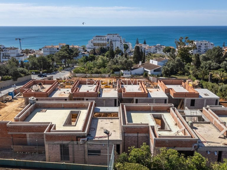 Town House for Sale in Praia Da Luz, Algarve 11