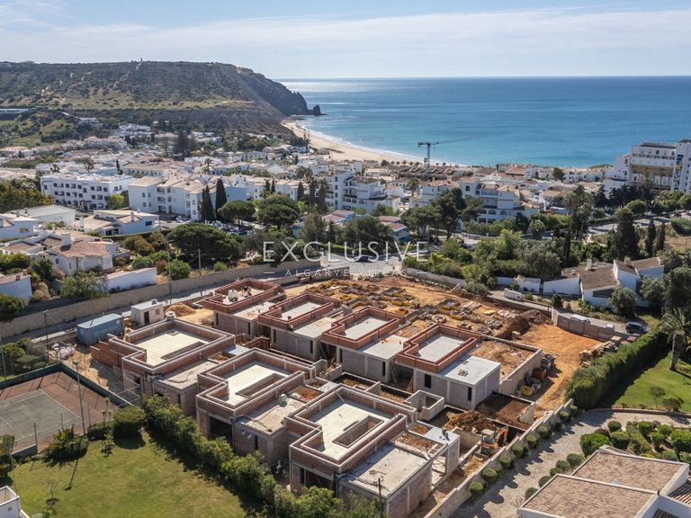 Town House for Sale in Praia Da Luz, Algarve 9