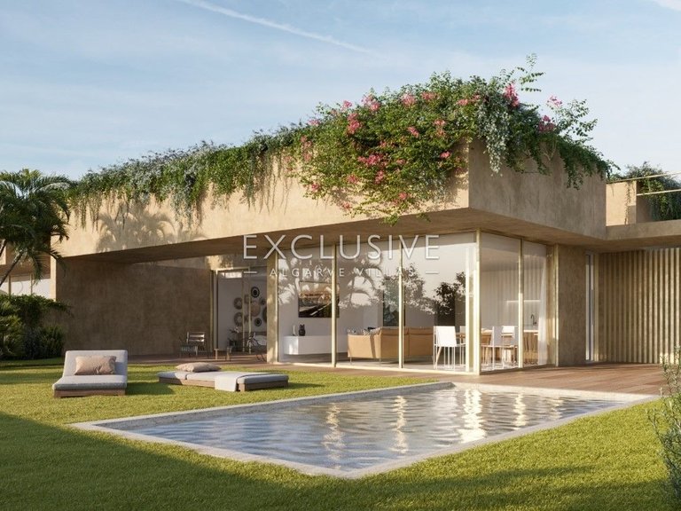 Town House for Sale in Praia Da Luz, Algarve 1