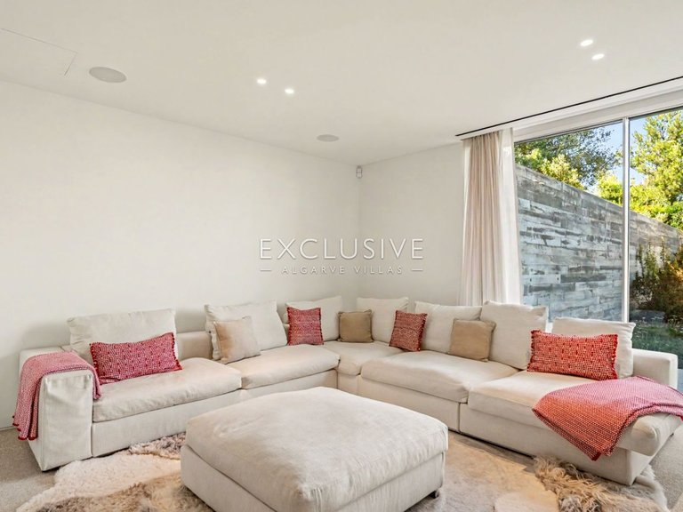 Villa for Sale in Praia Da Luz, Algarve 26