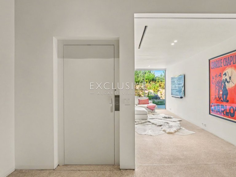 Villa for Sale in Praia Da Luz, Algarve 27