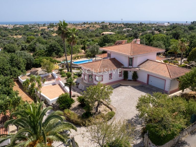 Villa for Sale in Carvoeiro, Algarve 3