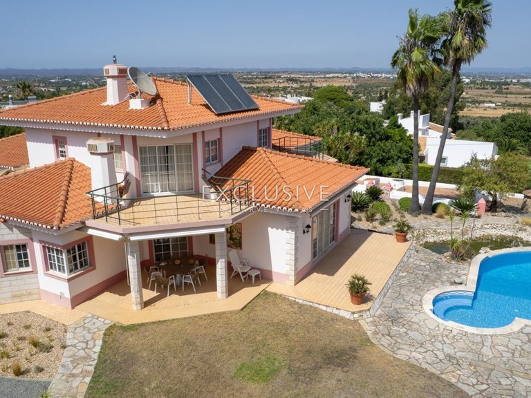 Villa for Sale in Carvoeiro, Algarve 4