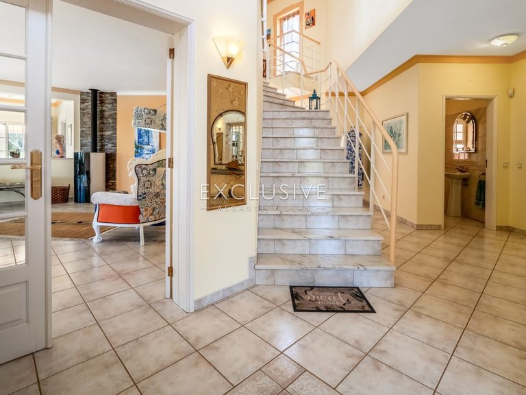 Villa for Sale in Carvoeiro, Algarve 17