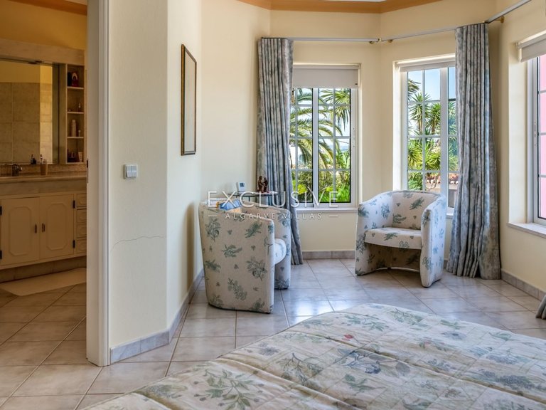 Villa for Sale in Carvoeiro, Algarve 22
