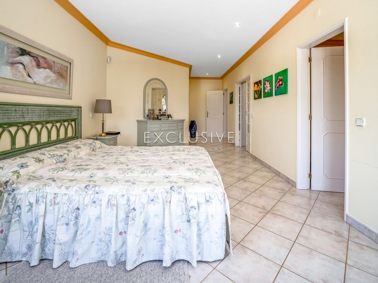 Villa for Sale in Carvoeiro, Algarve 19