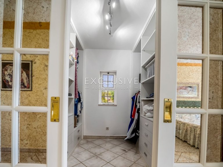 Villa for Sale in Carvoeiro, Algarve 23