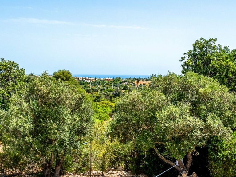 Villa for Sale in Carvoeiro, Algarve 35