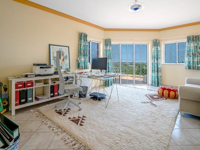 Villa for Sale in Carvoeiro, Algarve 32