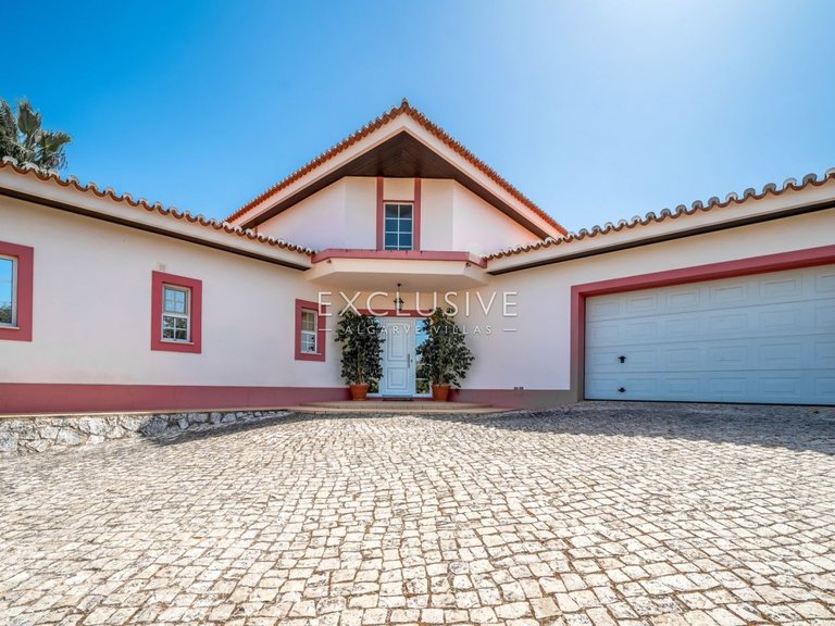 Villa for Sale in Carvoeiro, Algarve 45