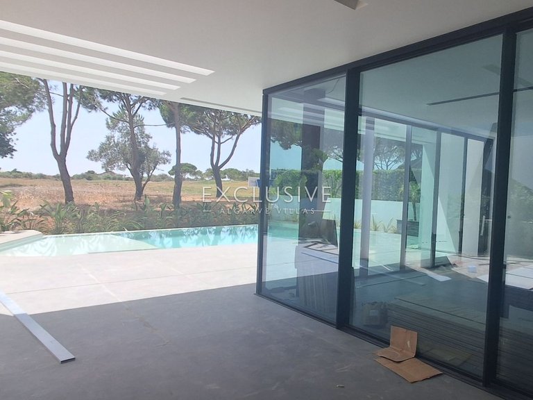 Villa for Sale in Vilamoura, Algarve 6