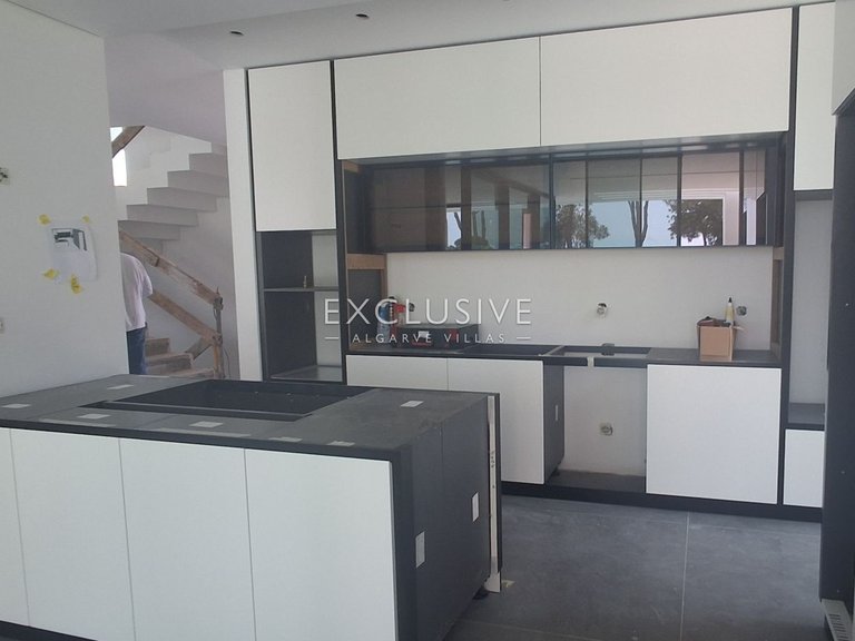 Villa for Sale in Vilamoura, Algarve 11