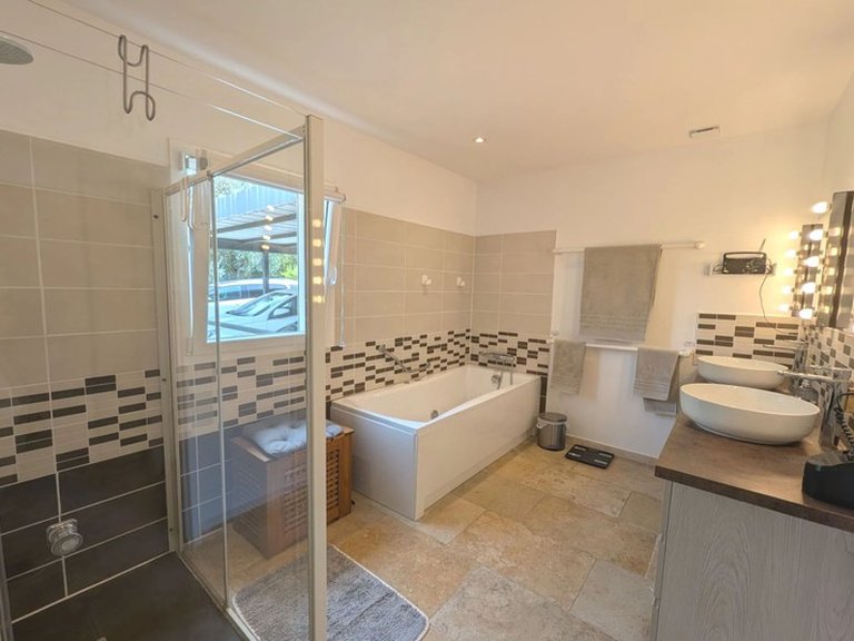 Villa for Sale in Lorgues, Var Countryside (fayence, Lorgues, Cotignac) 3