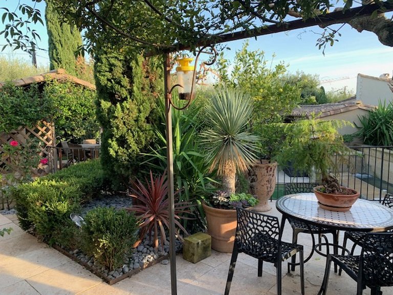 Villa for Sale in Uzes, Uzes Area 6