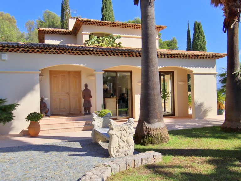 Villa for Sale in Nice, Nice Area 1