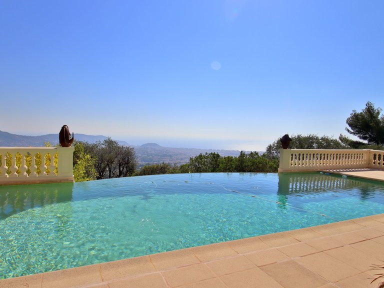 Villa for Sale in Nice, Nice Area 2