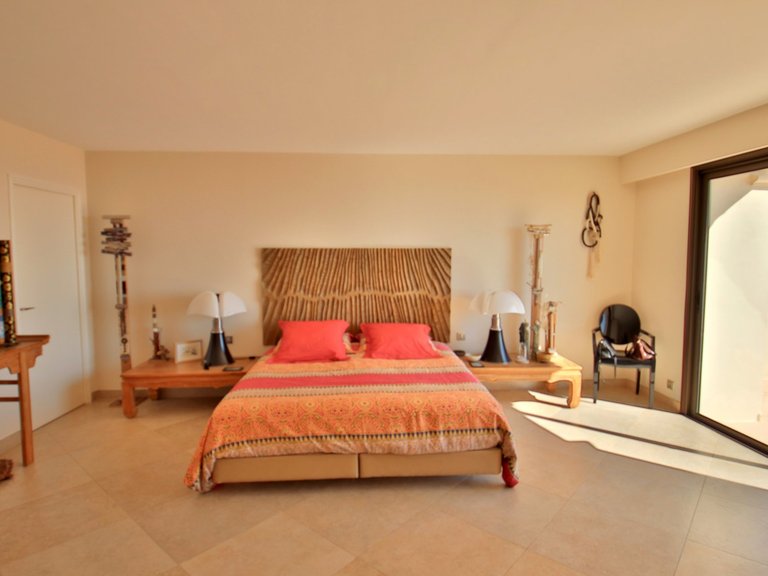 Villa for Sale in Nice, Nice Area 17