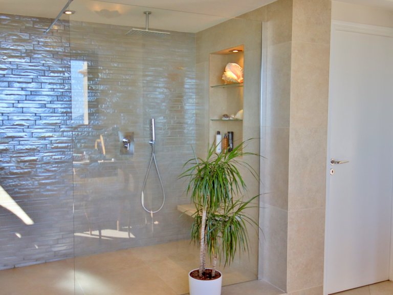 Villa for Sale in Nice, Nice Area 18