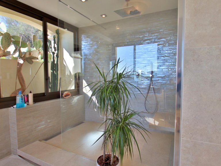 Villa for Sale in Nice, Nice Area 19