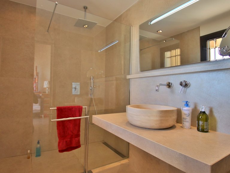 Villa for Sale in Nice, Nice Area 20
